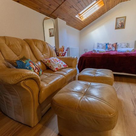 Kismokus Apartman Еґер Екстер'єр фото