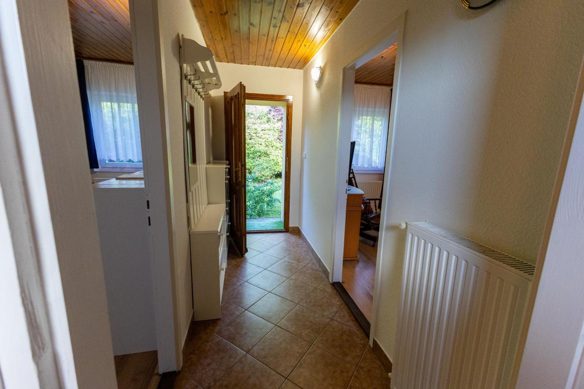 Kismokus Apartman Еґер Екстер'єр фото
