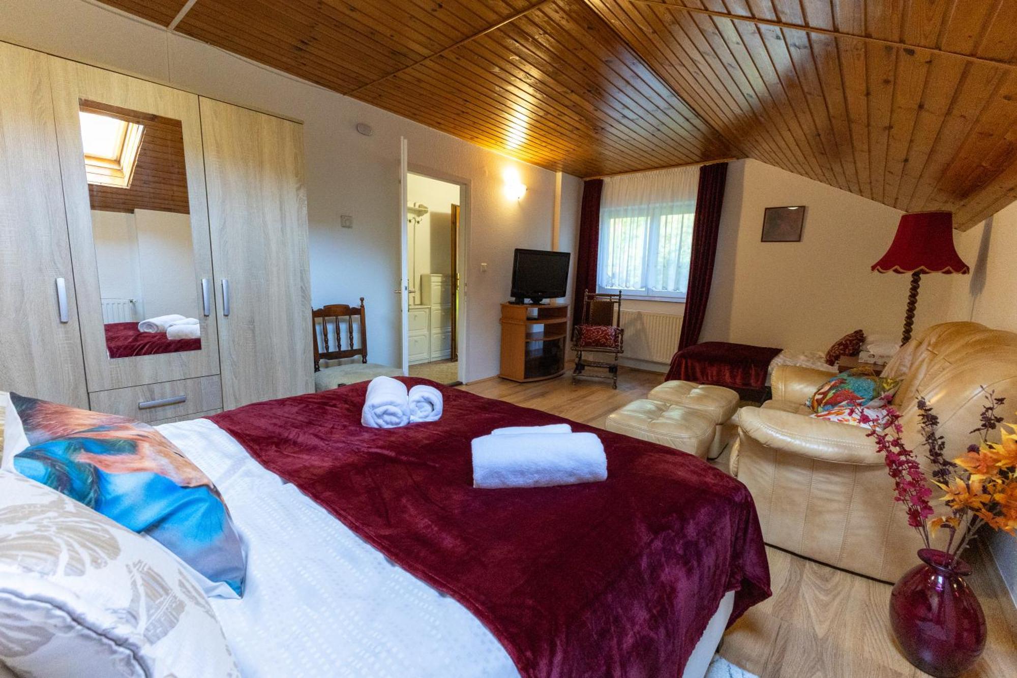 Kismokus Apartman Еґер Екстер'єр фото