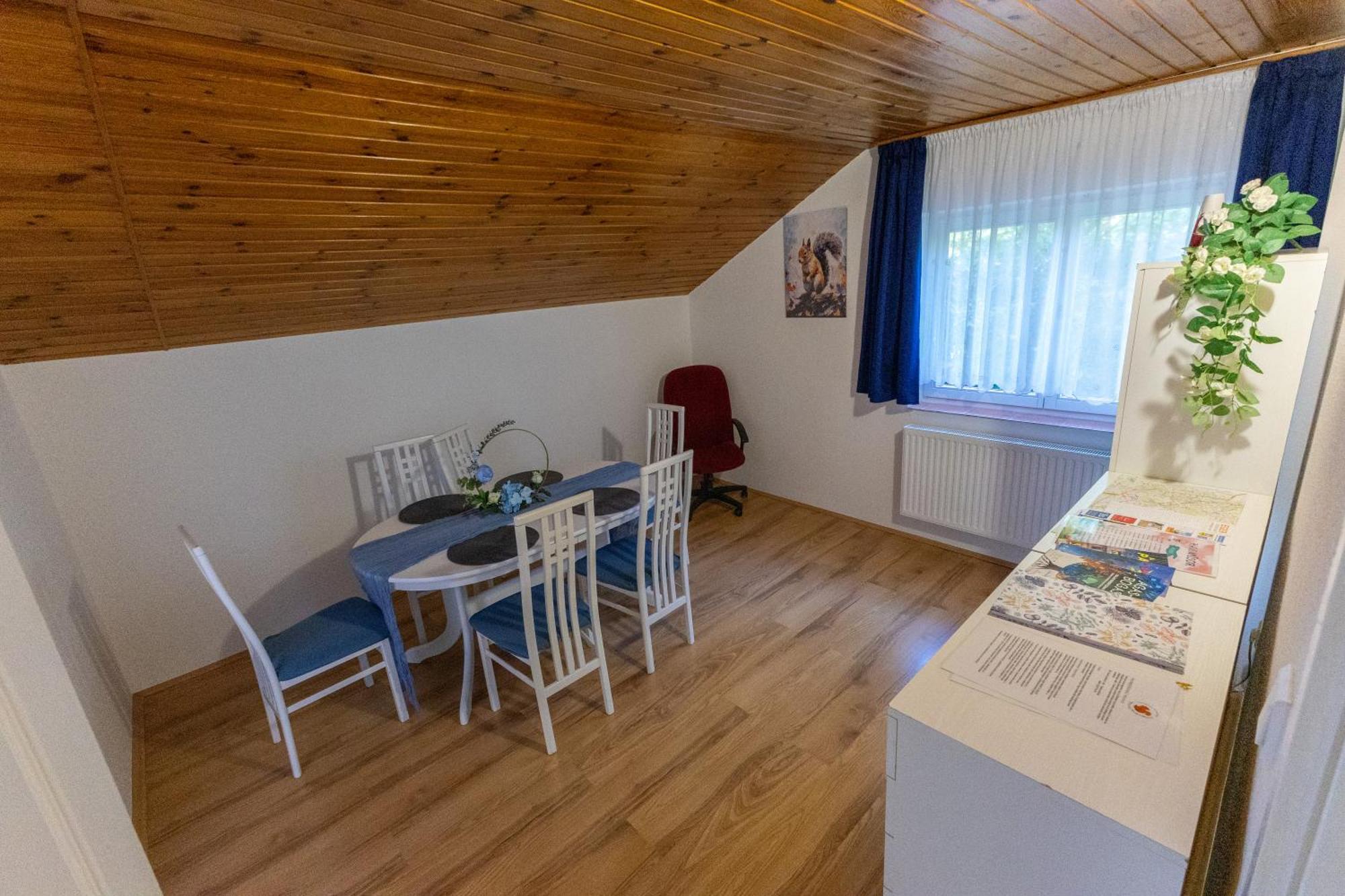 Kismokus Apartman Еґер Екстер'єр фото