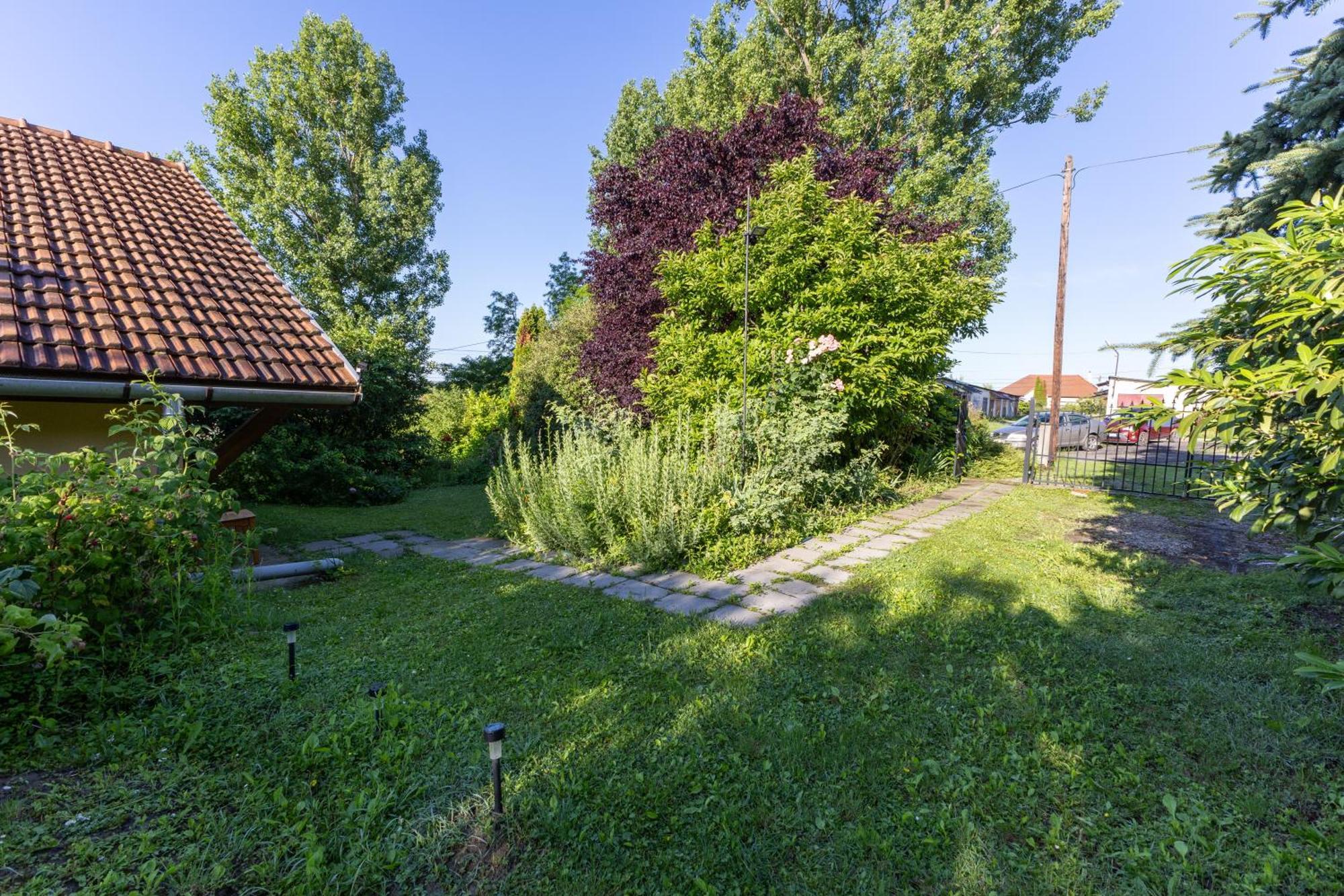 Kismokus Apartman Еґер Екстер'єр фото